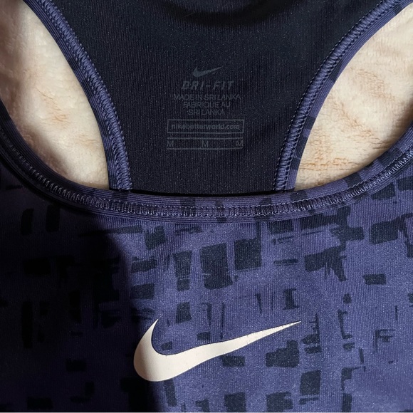 Nike sports bra - Picture 2 of 3
